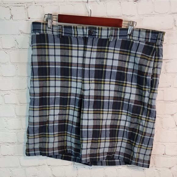 Men's Lands' End plaid shorts, size 38 - Picture 1 of 3
